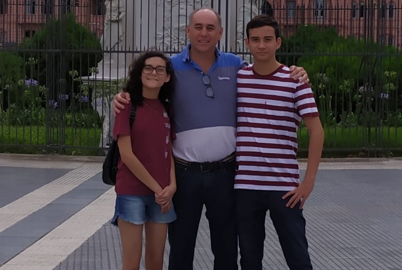 	Mizael Paiva Aguiar – pai dos alunos Ana Cecilia (FCE) e Artur (CAE)